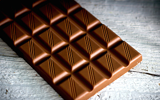 W Elblągu amatorzy czekolady ukradli słodycze warte prawie tysiąc złotych